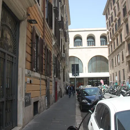 Roma Vespahouse